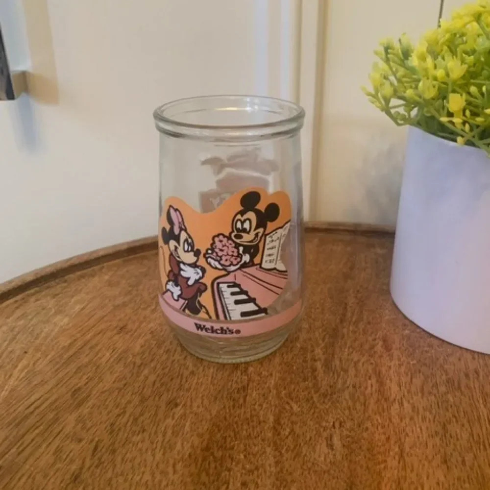 Welch's Disney‎ Mickey Mouse Jelly Glass 1998 A pleasant Surprise